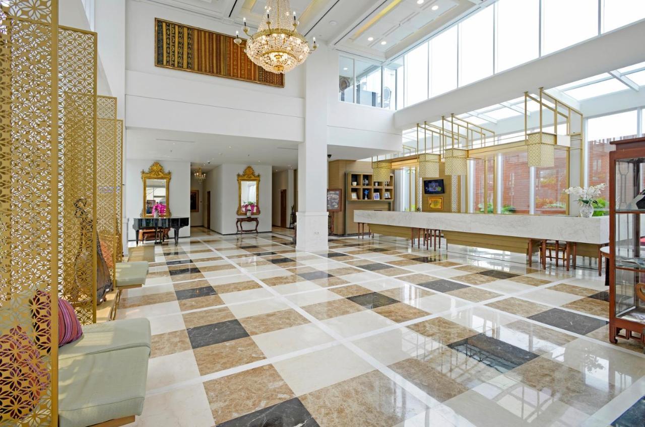 La Lisa Hotel Сурабая Екстер'єр фото